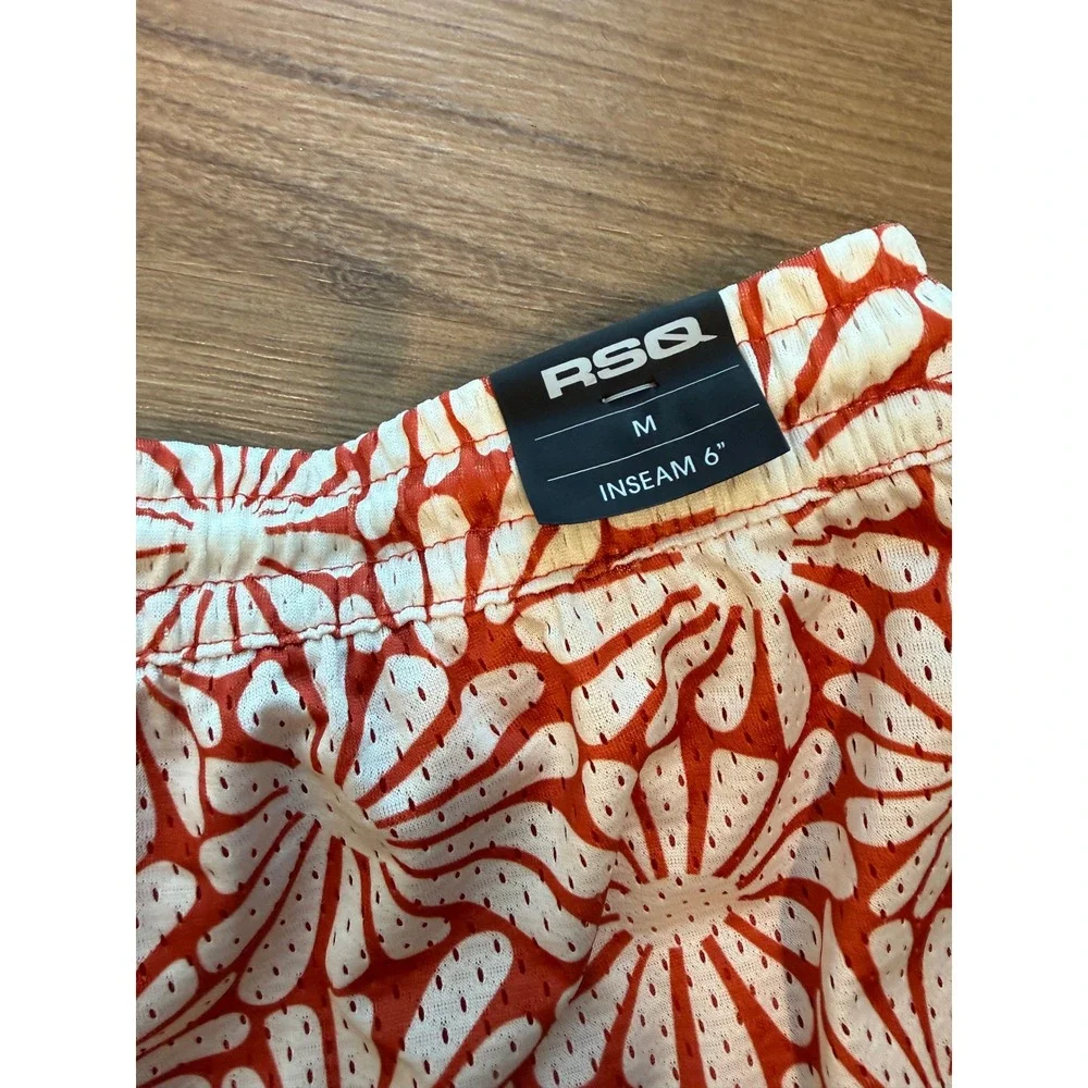 RSQ Mens Orange White Daisy Floral Mesh Shorts 6 Inch Inseam Size Medium NWT